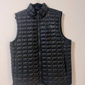 NORTH FACE PUFFER VEST BLACK